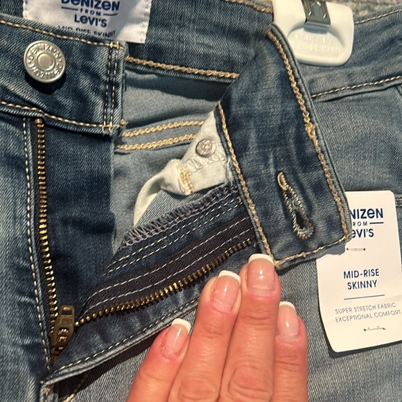 NWT Ladies size 28 Denizen from Levi’s mid rise skinny Jeans - Picture 5 of 10